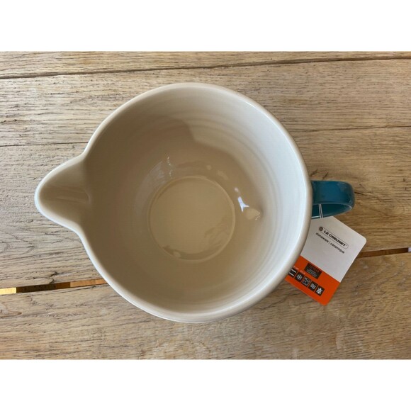 Le Creuset Stoneware Batter Mixing Bowl 2 qt. Deep Teal Blue NEW - Picture 4 of 8